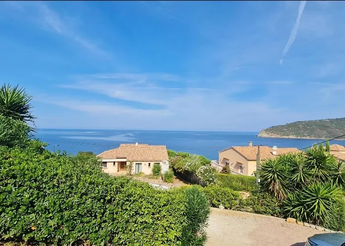 With Balcony And 360 Sea View Apartmán