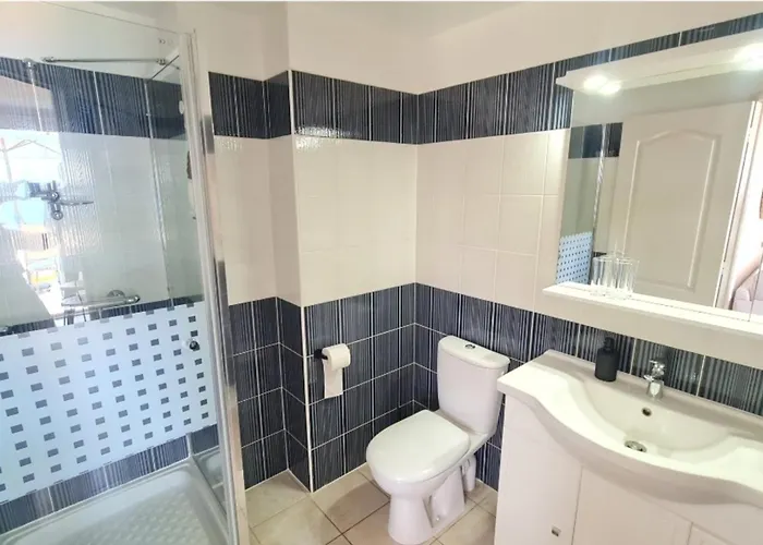 Apartment With Balcony And 360 Sea View