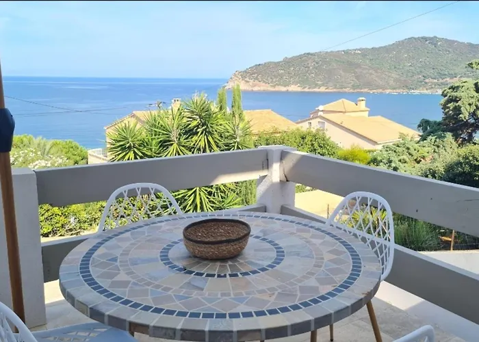 With Balcony And 360 Sea View Villanova